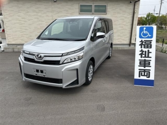 TOYOTA　VOXY